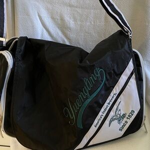 🦩Yuengling Black and White duffel Bag🦩